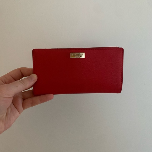 kate spade matching wallet and crossbody-optional bag in hot chili red - Picture 4 of 9